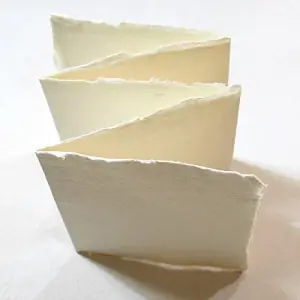 Artesano khadi Libro de Artista 5 hojas, 15x15 cm. Tendencia