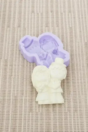 Lujoso MOLDE SILICONA LG NOVIOS 4,8x6,3 CM