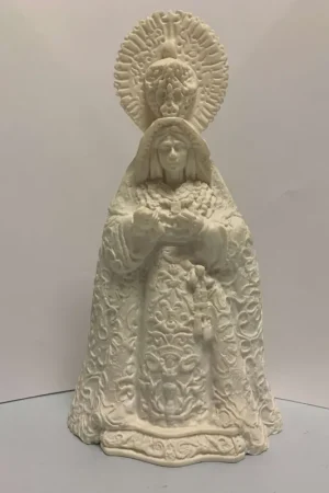 Imprescindible (Must-Have) MARMOLINA, VIRGEN MACARENA CORONADA 26 CM