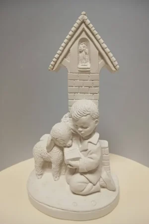 ESCAYOLA, NIÑO REZANDO CON OVEJA 17 CM Solo Por Tiempo Limitado