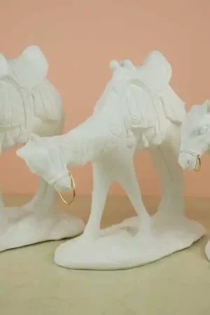 ESCAYOLA, CAMELLOS TRÍO 24 CM Original