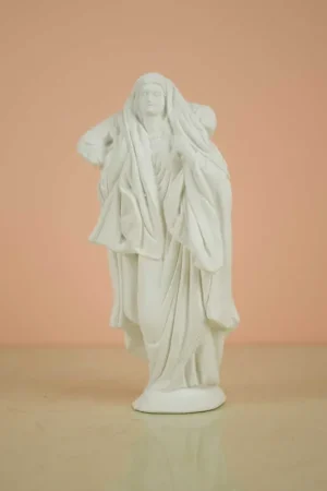 Barato ESCAYOLA, PASTORA CON OVEJA A HOMBROS 20 CM