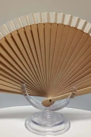 Marca Reconocida ABANICO MADERA 19 CM 1/8 TELA BLANCA