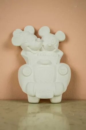 Pago Seguro ESCAYOLA, MICKEY Y MINNIE EN COCHE PARA COLGAR 15 CM