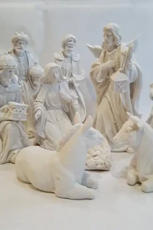 Solo Hoy BELEN DE 11 PIEZAS EN POLIRESINA PARA NAVIDAD 27 CM