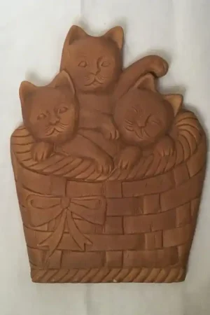 FIGURA DE CESTA CON GATITOS Oferta De Temporada